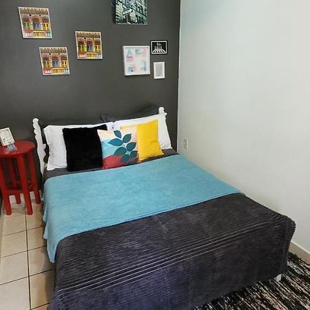 Suite For Family Ao Lado Da Praca Principal Домингус-Мартинс Экстерьер фото